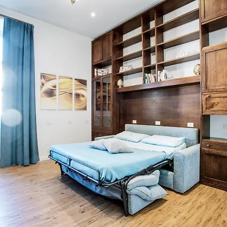 Lovely In - Volturno Ρώμη